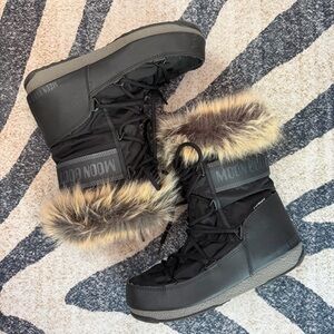 Moon Boot Monaco Low WP 2 Waterproof Black Faux Fur Lined Boots Excellent